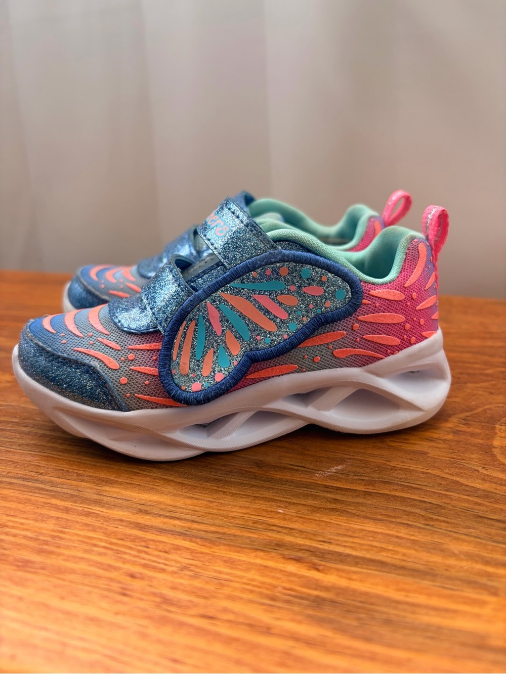 Skechers toddler Girls Twisty Brights light up sneakers